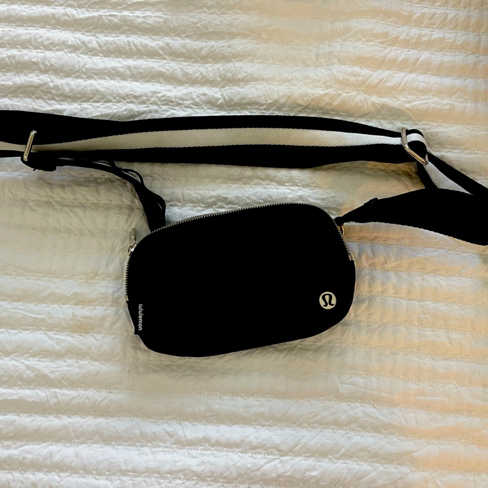 Lululemon belt bag